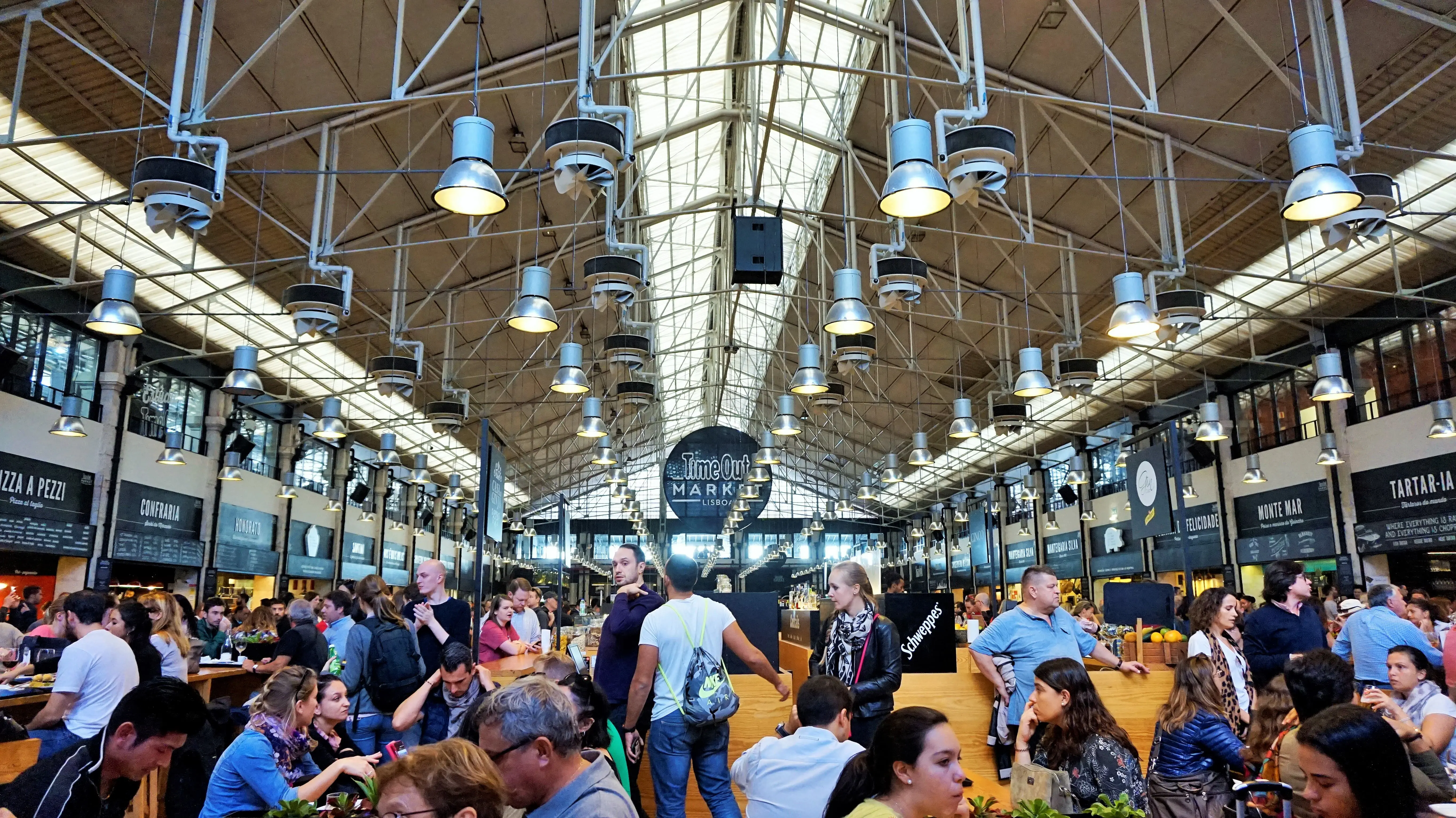 Lissabon Sehenswürdigkeiten Time Out Market