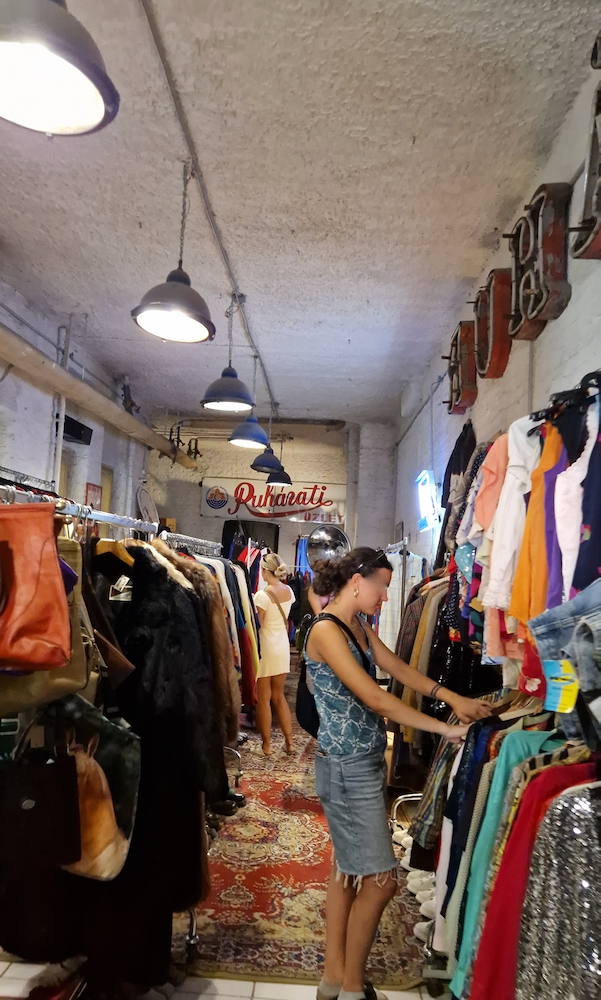 Budapest Judenviertel Second Hand Shop