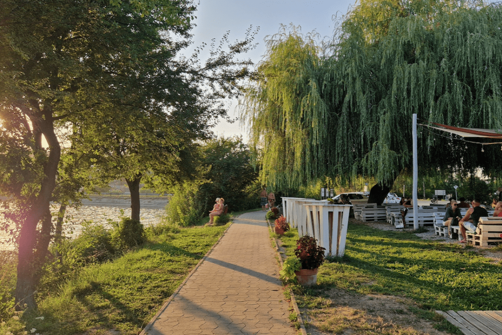 Orfu See Restaurant mit Seeblick