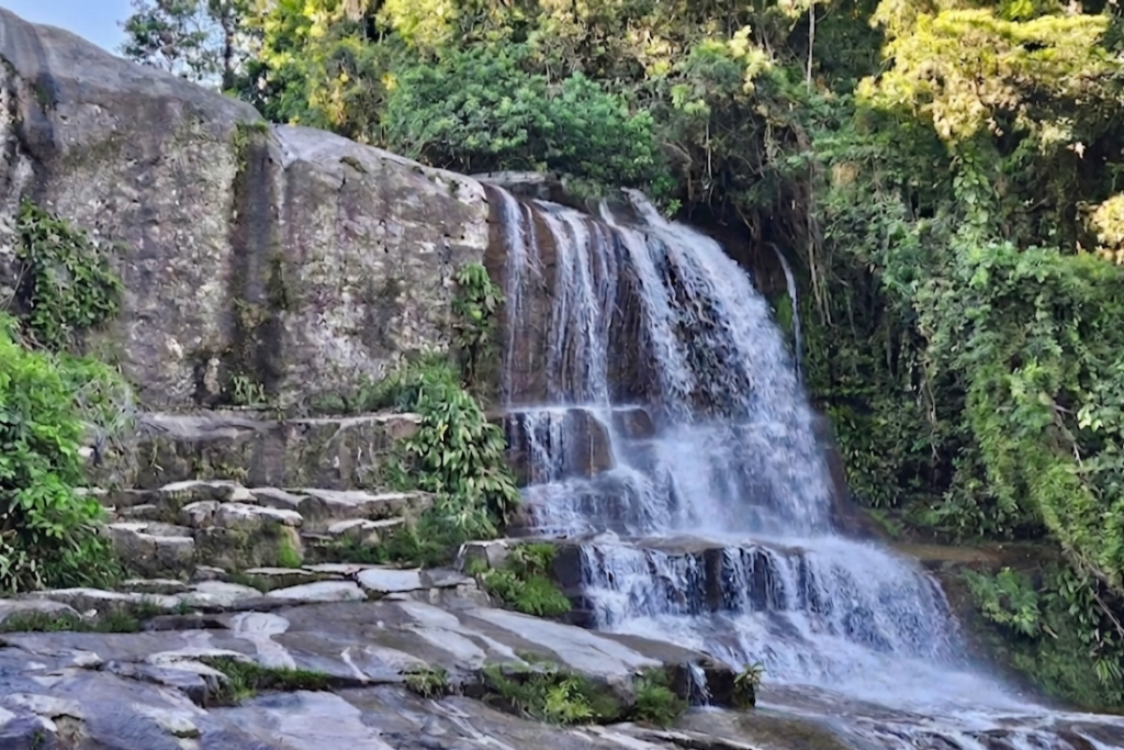 Paraty Sehenswuerdigkeiten Cachoeira das Escada