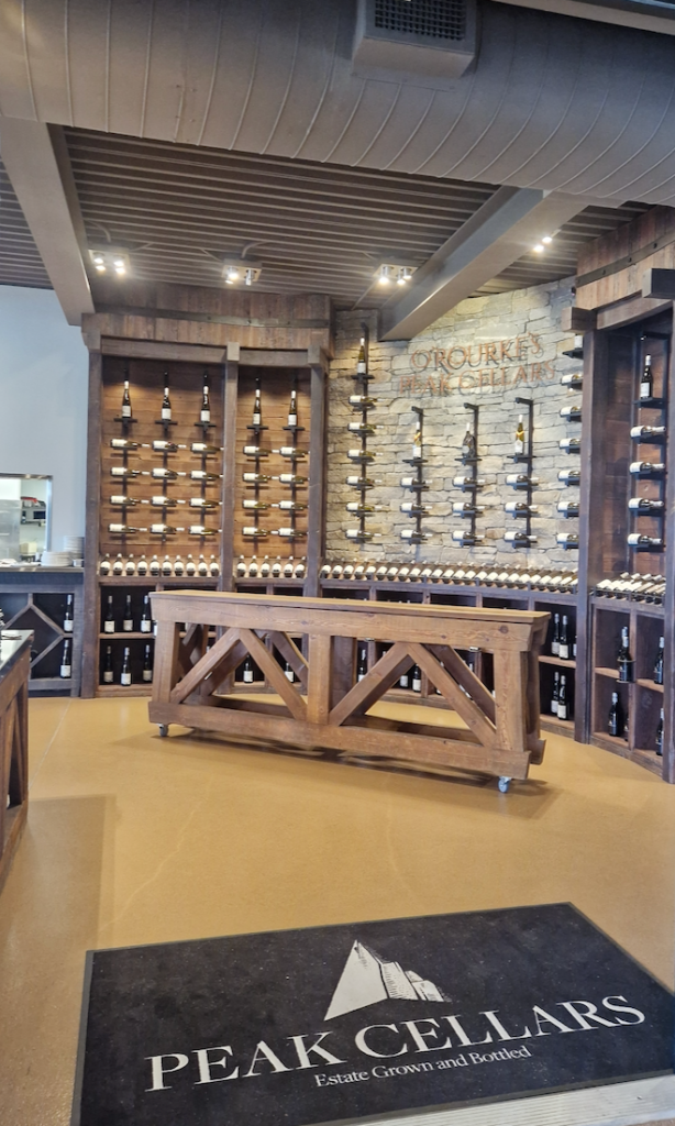 Vernon Kanada Weinprobe Peak Cellars Winery