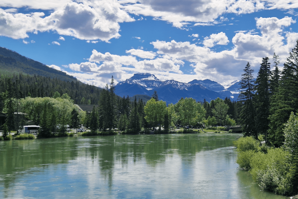 Banff Town Sehenswuerdigkeiten Bow-River