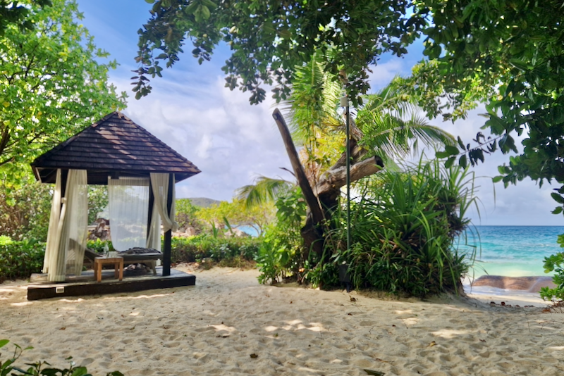 Praslin Raffles Hotel Strand