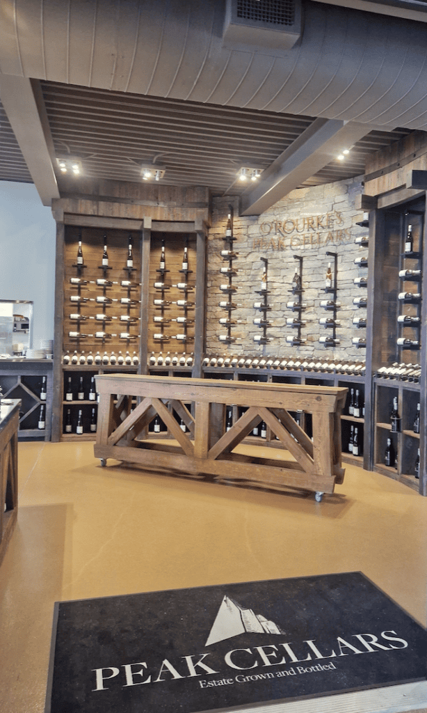Vernon Kanada Weinprobe Peak Cellars Winery